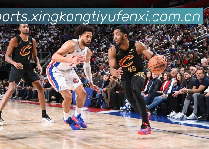 麦克朗狂砍五十九分加冕发展联盟历史得分王曾称霸美职篮扣篮大赛赛场复盘-深度解析 麦克朗狂砍五十九分加冕发展联盟历史得分王曾称霸美职篮扣篮大赛赛场复盘-深度解析